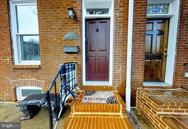 Photo - 1929 Gough St Townhome