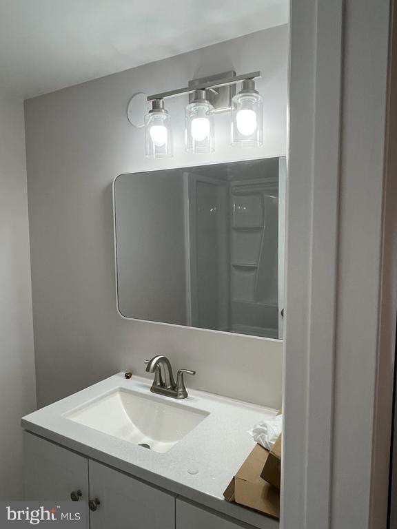 Building Photo - 1600 Renate Dr