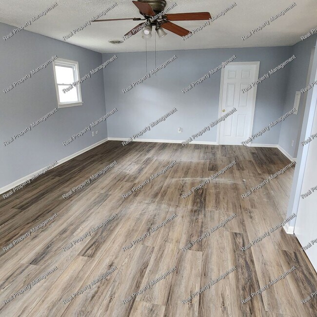 Foto del edificio - Updated Four Bedroom Hobart Ranch