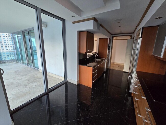 Building Photo - 1331 Brickell Bay Dr