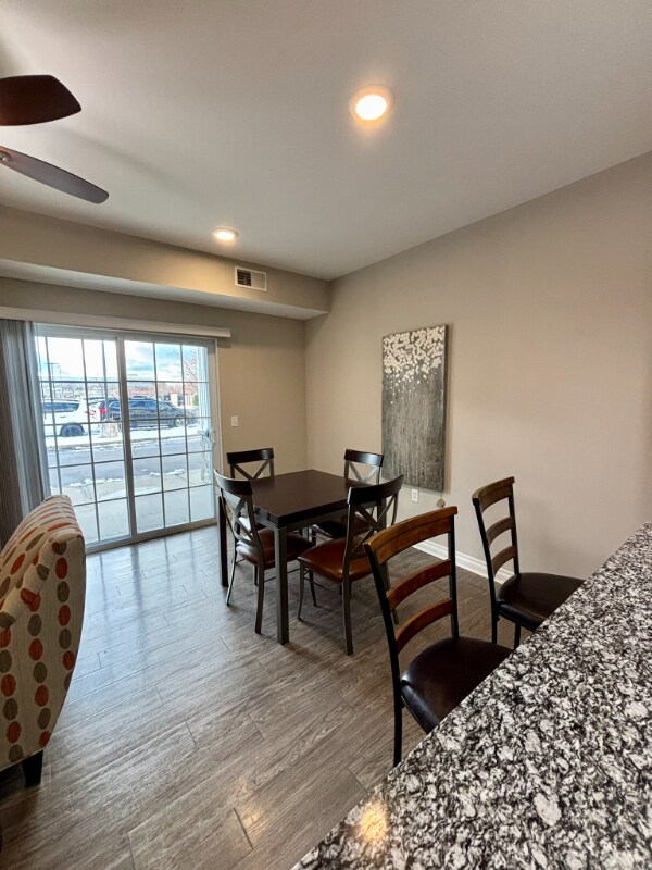 Foto del edificio - 2493 Sweet Home Rd