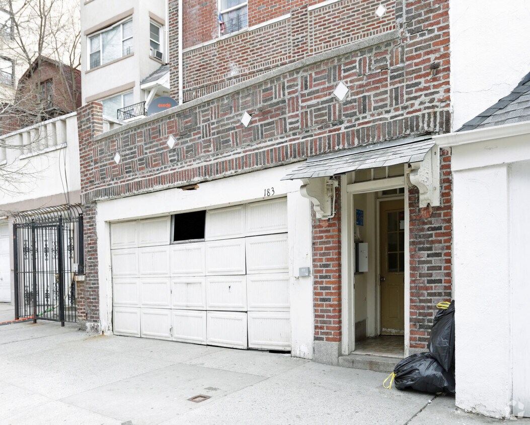 Building Photo - 183 E Mosholu Pky N