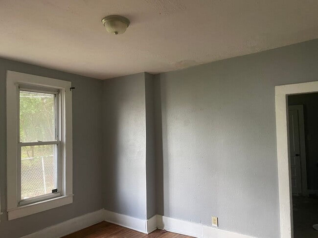 Building Photo - Charming 3 Bed 1 Bath Ranch