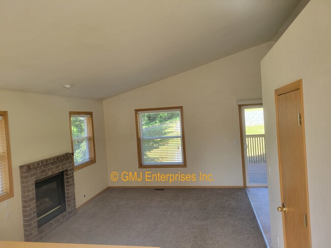 Building Photo - 8401 181st Ave E