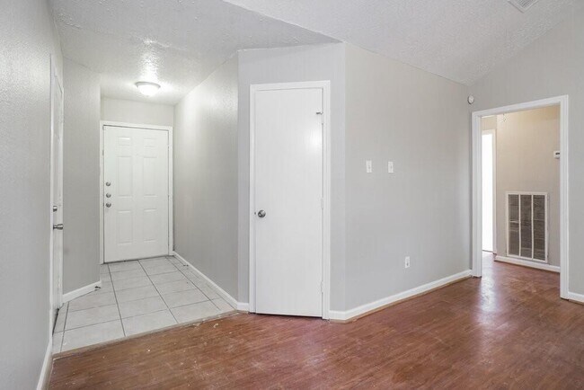 Foto del edificio - 11711 Spruce Mountain Dr