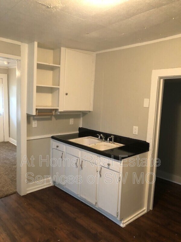 Foto del edificio - 610 N Brown Ave