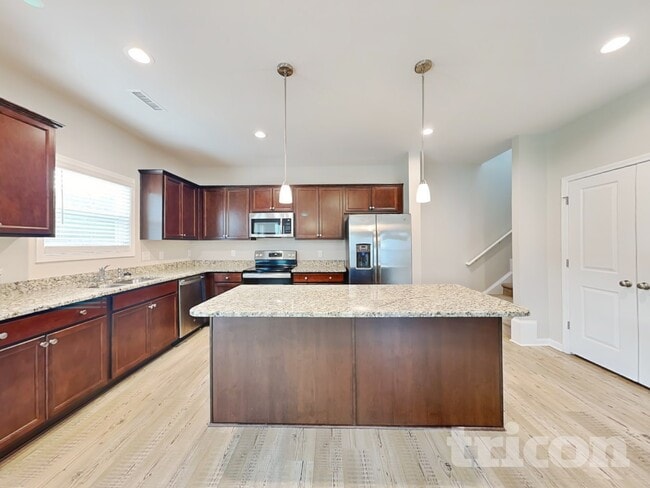 Building Photo - 20 Evergreen Ln