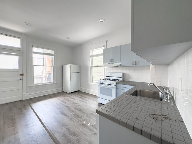 Building Photo - 2703 N Magnolia Ave