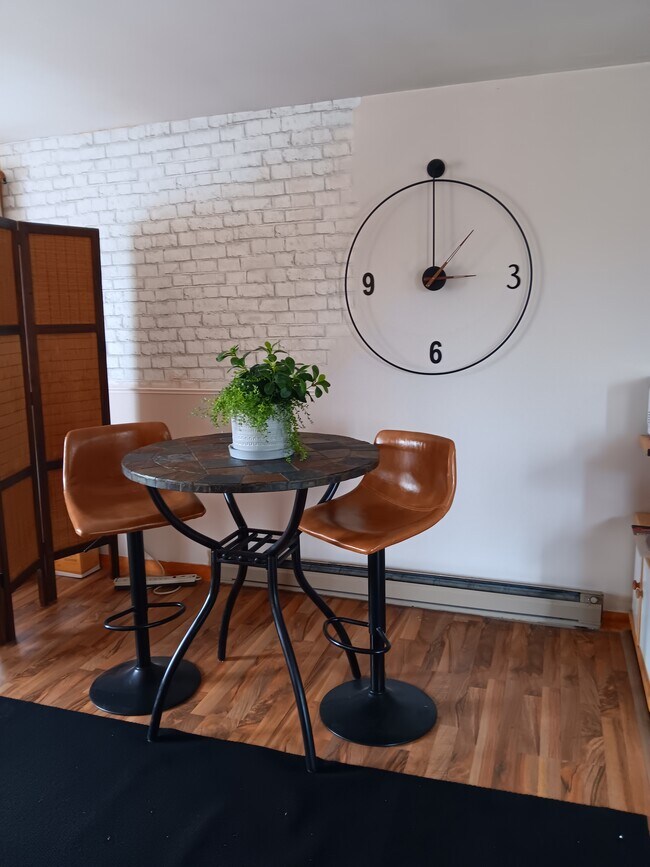 Foto del edificio - 366 Pleasant St