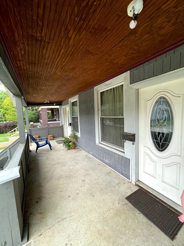 Foto principal - 414 E Oakland Ave