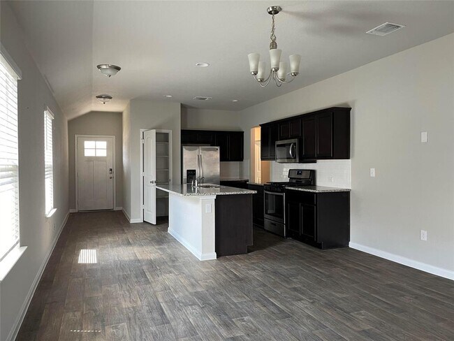 Foto del edificio - 14101 Levy Ln