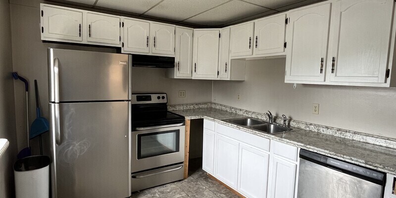 Primary Photo - 284 E Greene St
