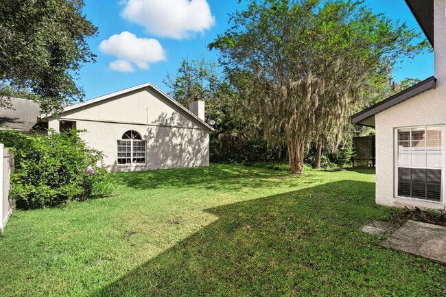 Foto del edificio - 10669 Satinwood Cir