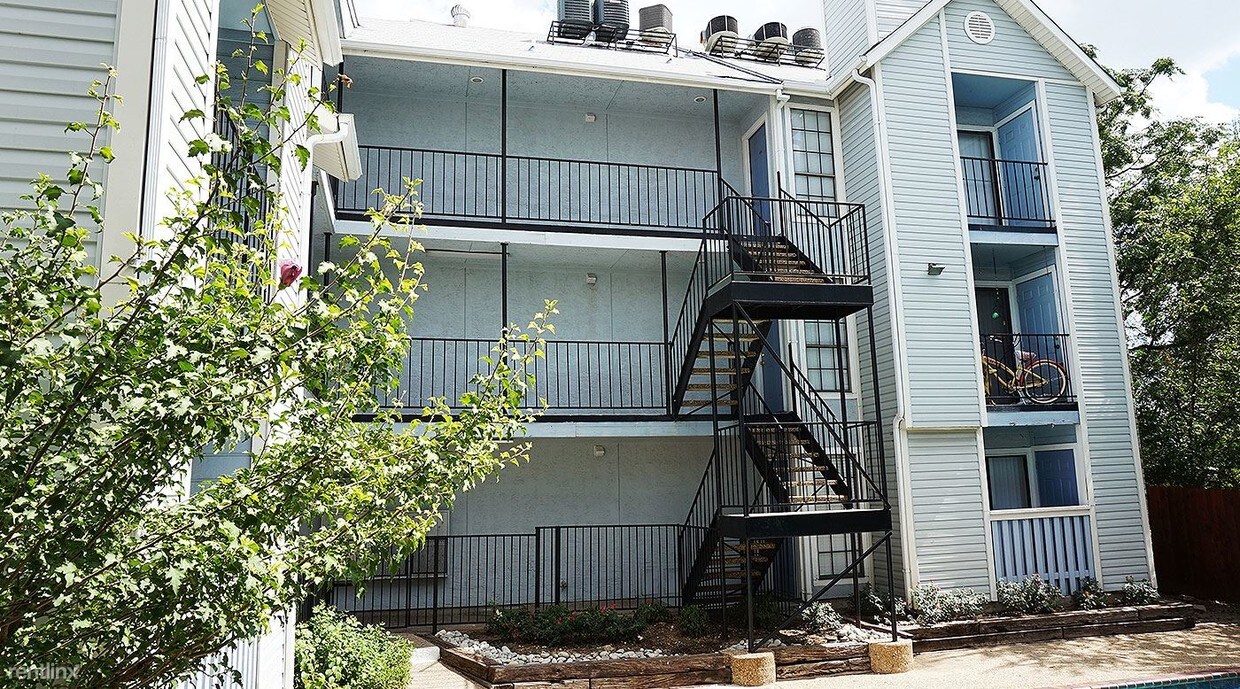 Building Photo - 2 br, 2 bath  - Belmont Court B1
