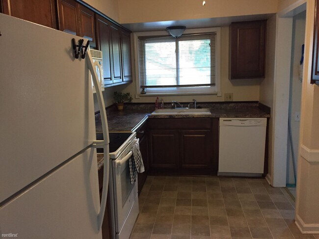Building Photo - 2 br, 1 bath House - 23162 Violet St Viole...