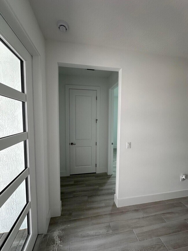 Foto del edificio - 12166 Viridian Blvd