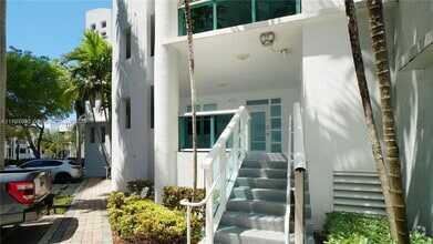 Building Photo - 7918 Harbor Island Dr