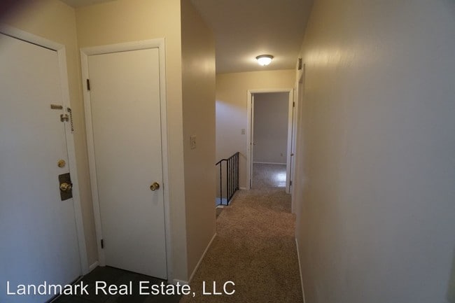 Building Photo - 2 br, 1.5 bath Apartment - 6729 Dale Road