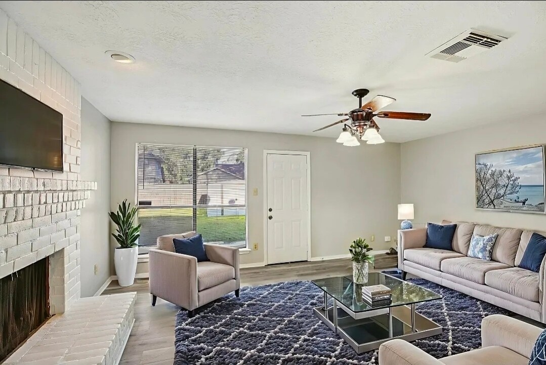 Foto principal - 3715 Wells Mark Dr