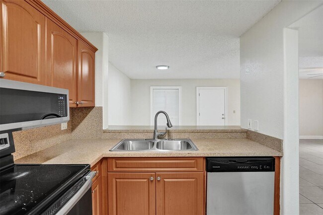 Foto del edificio - 10773 Cleary Blvd