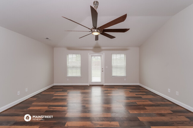 Foto del edificio - 1075 Clover St