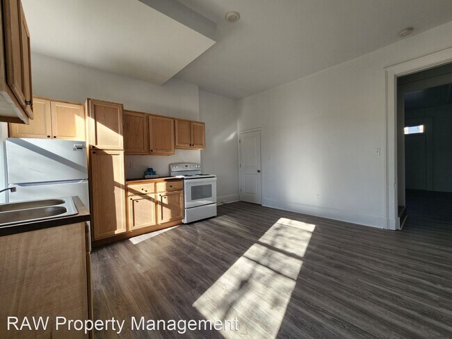 Building Photo - 3 br, 1 bath House - 1571 Tremont Street U...