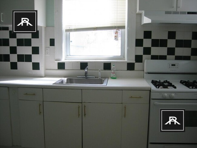 Building Photo - 6 bedroom in Brookline MA 02446