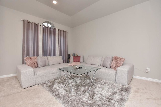 Foto del edificio - 4418 Yellow Barberry Dr