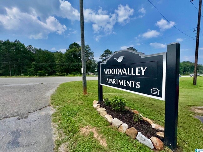 Building Photo - 1700 Greenbrier Dear Rd