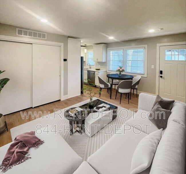 Building Photo - 1330 SE 2nd St