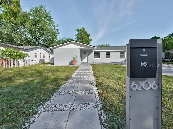 Building Photo - 6206 S Adelia Ave