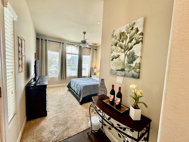 Building Photo - 471 Rosewood Ave