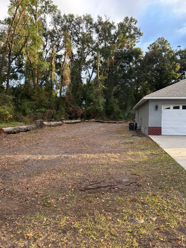 Building Photo - 700 Wilson St