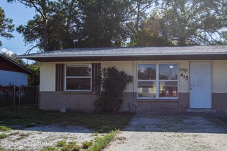 Building Photo - 415 Country Ln Dr