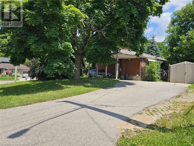 Photo du bâtiment - 168 Winston Blvd