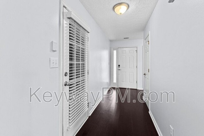 Building Photo - 4794 Orchard Hill Dr