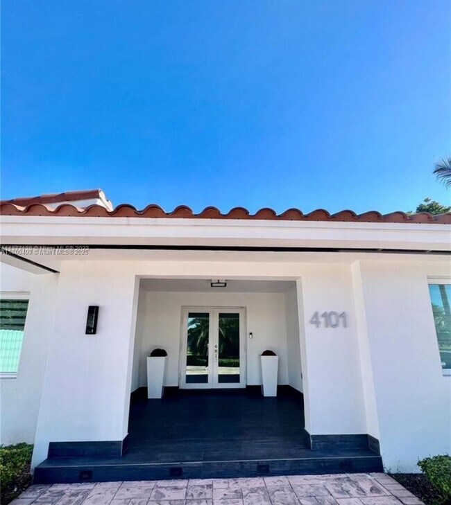 Building Photo - 4101 SW 99th Ct