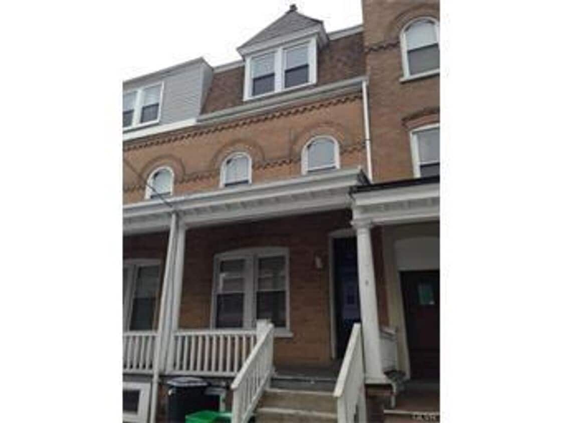 Primary Photo - 218 N Madison St