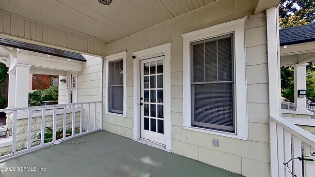 Building Photo - 2025 N Laura St