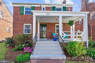Building Photo - 1509 Channing St NE