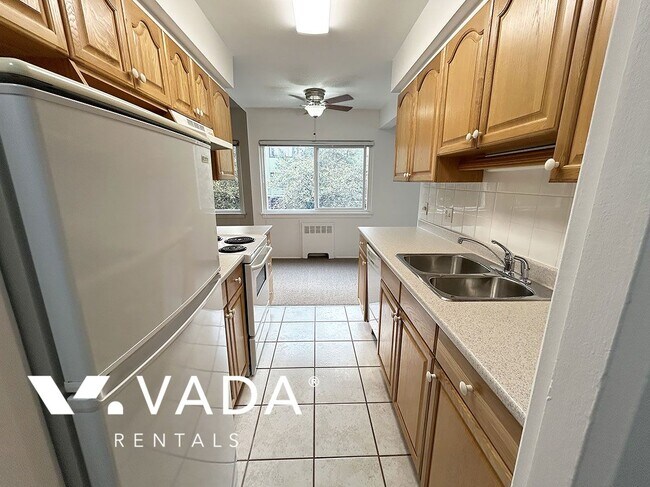 Building Photo - Valcrest Manor West End 1 Bedroom Apartmen...