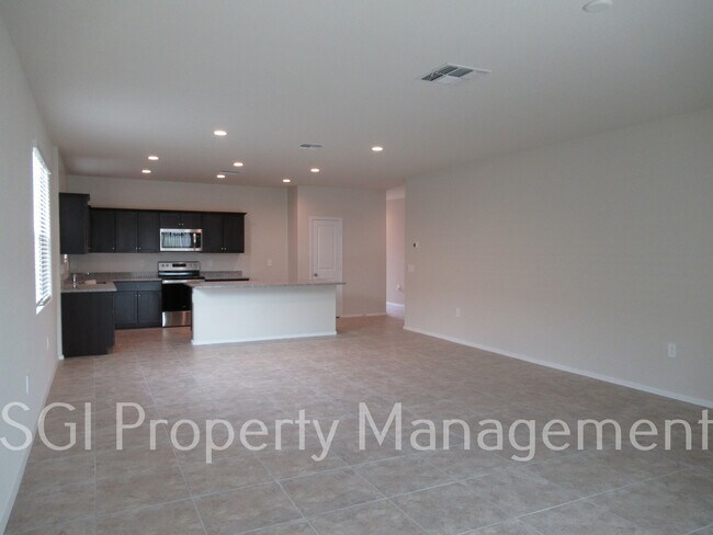 Foto del edificio - 4637 W Lemon Ave