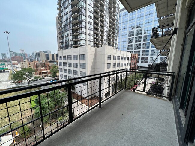 Foto del edificio - 728 W Jackson Blvd