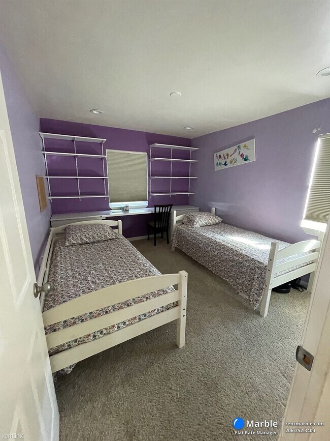 Foto del edificio - 3 br, 2 bath House - 351 Bartlett Ave