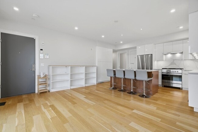 Foto del edificio - 38 Englewood Ave