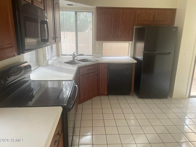 Foto del edificio - 4587 W Harrison St