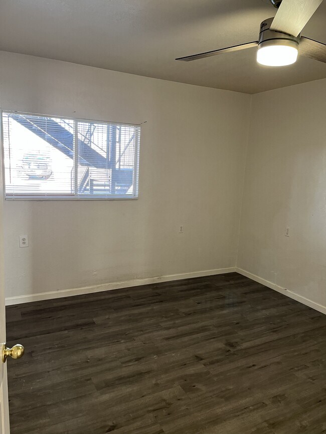 Foto del edificio - 109 N Kimball Ave