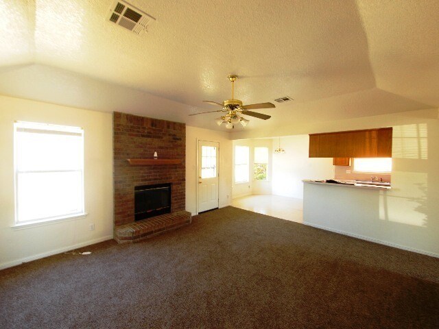 Foto del edificio - $250.00 Off 1st Months Rent!  Viewable Jan...