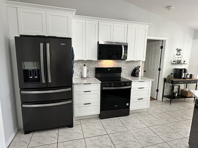 Foto del edificio - 12174 Terkelsen Ave