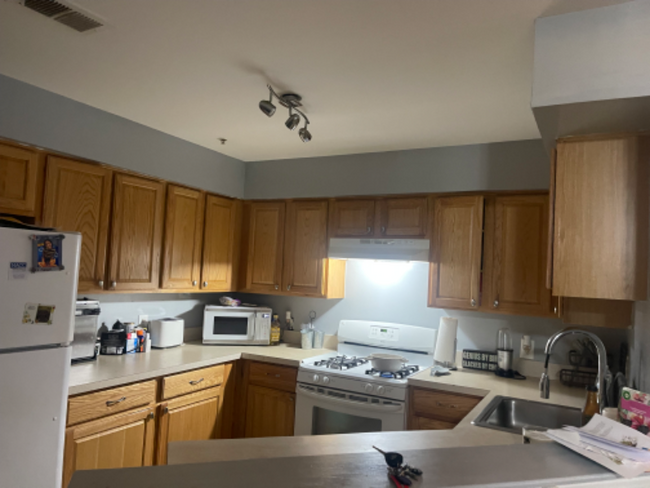 Building Photo - 1122 Fernwood Ct